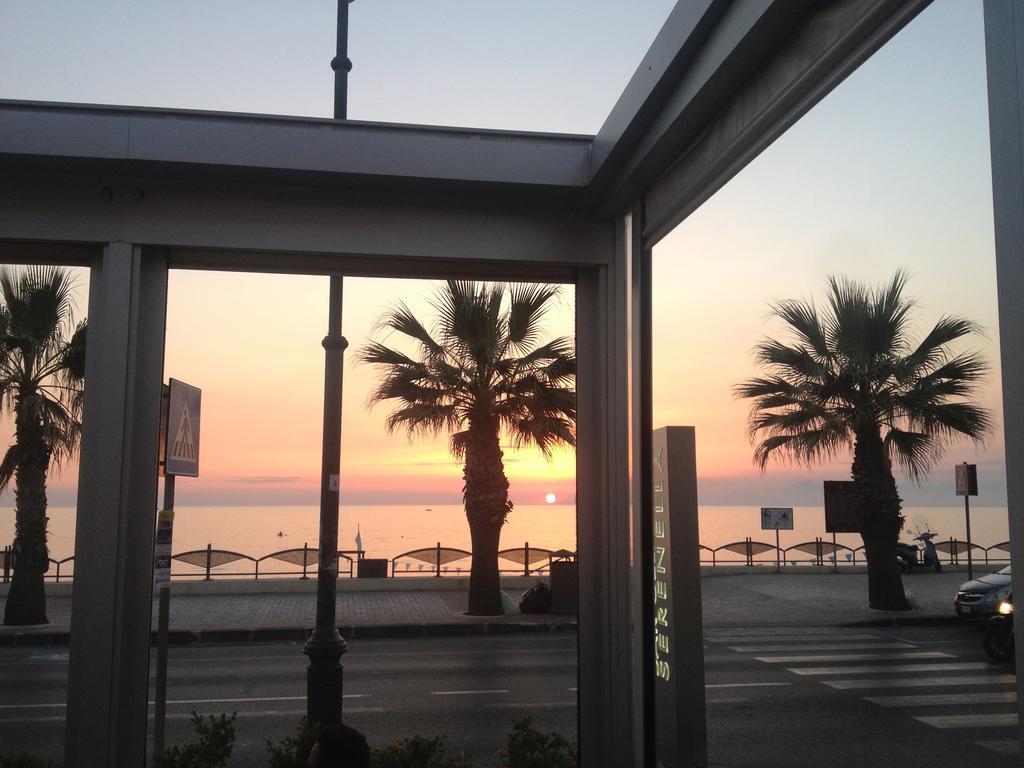 Hotel Serenella Agropoli Bagian luar foto