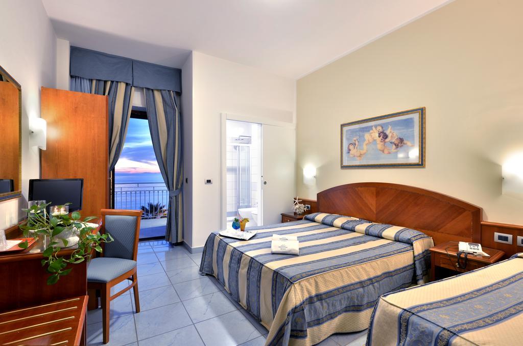 Hotel Serenella Agropoli Bagian luar foto