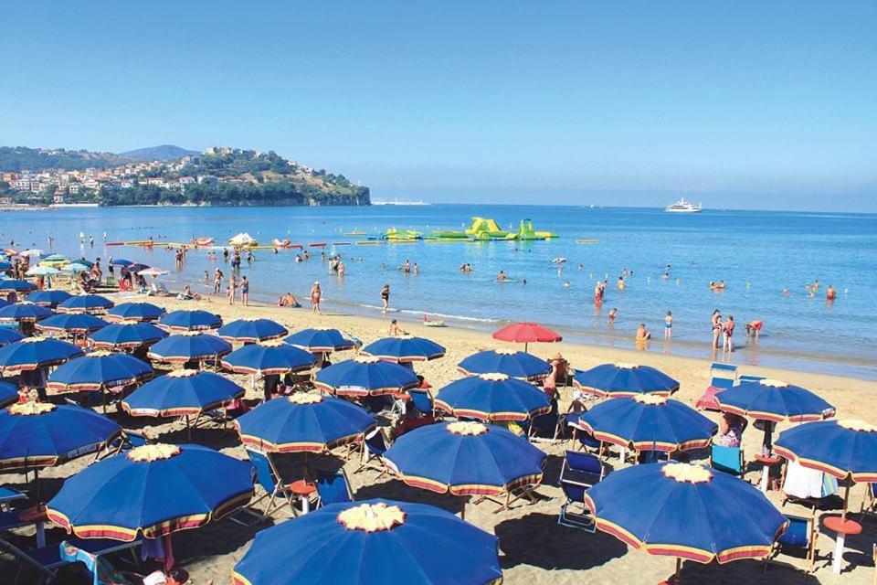 Hotel Serenella Agropoli Bagian luar foto
