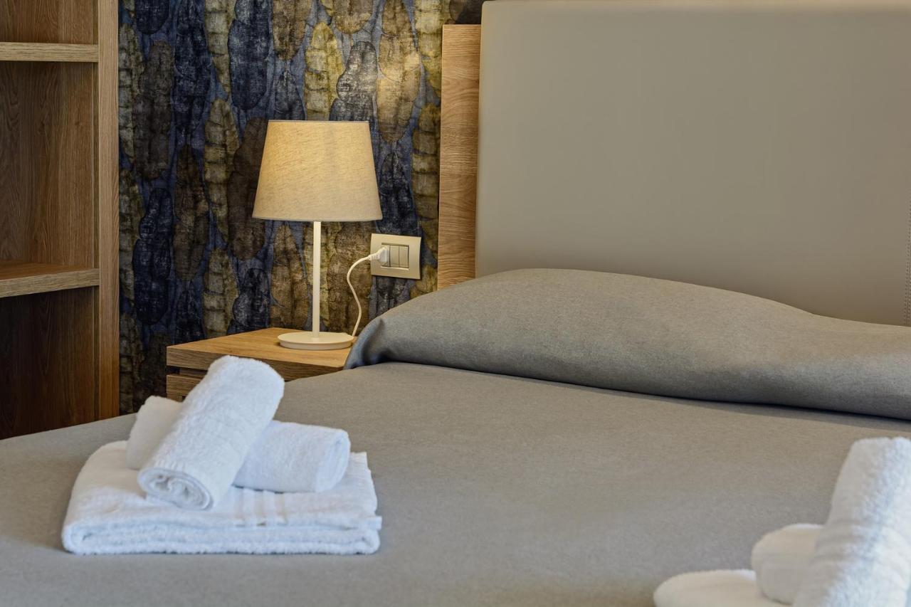 Hotel Serenella Agropoli Bagian luar foto